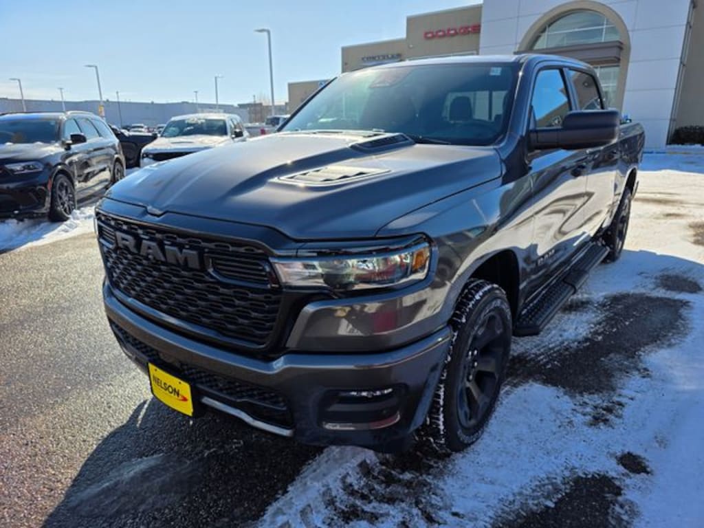 New 2026 Ram 1500 EXPRESS CREW CAB 4X4 5'7 BOX Pickup