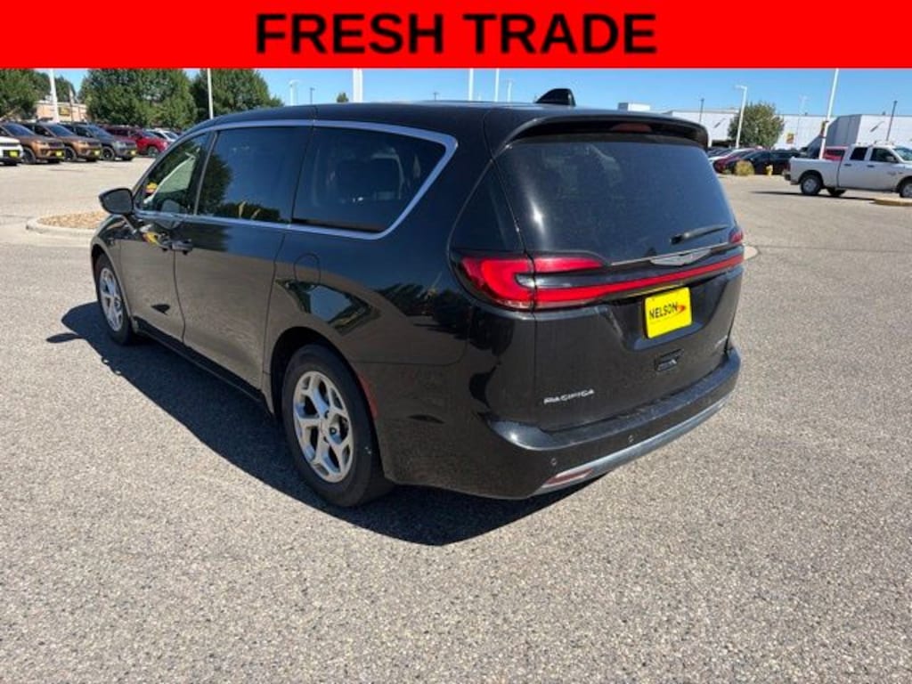 Used 2024 Chrysler Pacifica Limited Van Passenger Van