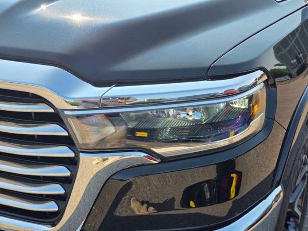 New 2026 Ram 1500 LARAMIE CREW CAB 4X4 5'7 BOX Pickup