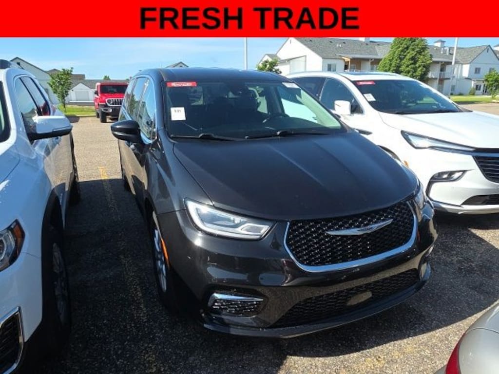 Used 2023 Chrysler Pacifica Touring L Van Passenger Van