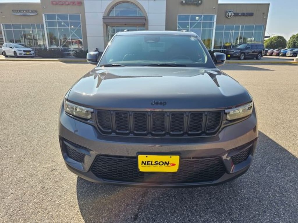 New 2025 Jeep Grand Cherokee ALTITUDE 4X4 Sport Utility