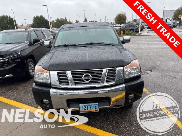 2011 Nissan Titan SV photo 2