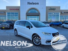 2026 Chrysler Pacifica SELECT AWD Passenger Van