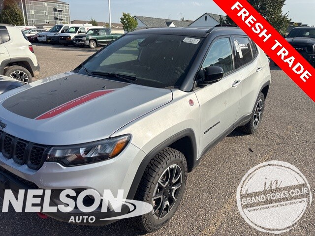 2024 Jeep Compass Trailhawk photo 3