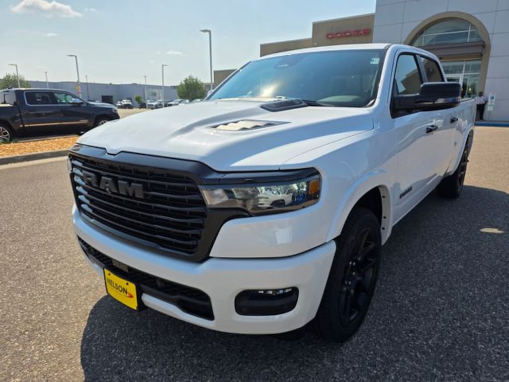 New 2026 Ram 1500 LARAMIE CREW CAB 4X4 6'4 BOX Pickup