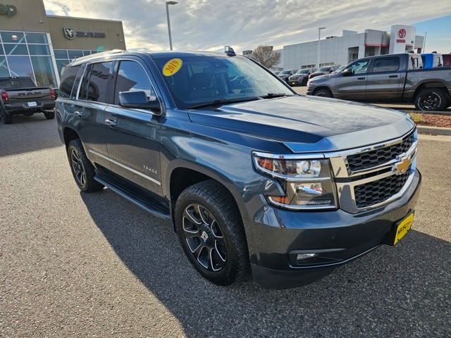 2019 Chevrolet Tahoe LT photo 3