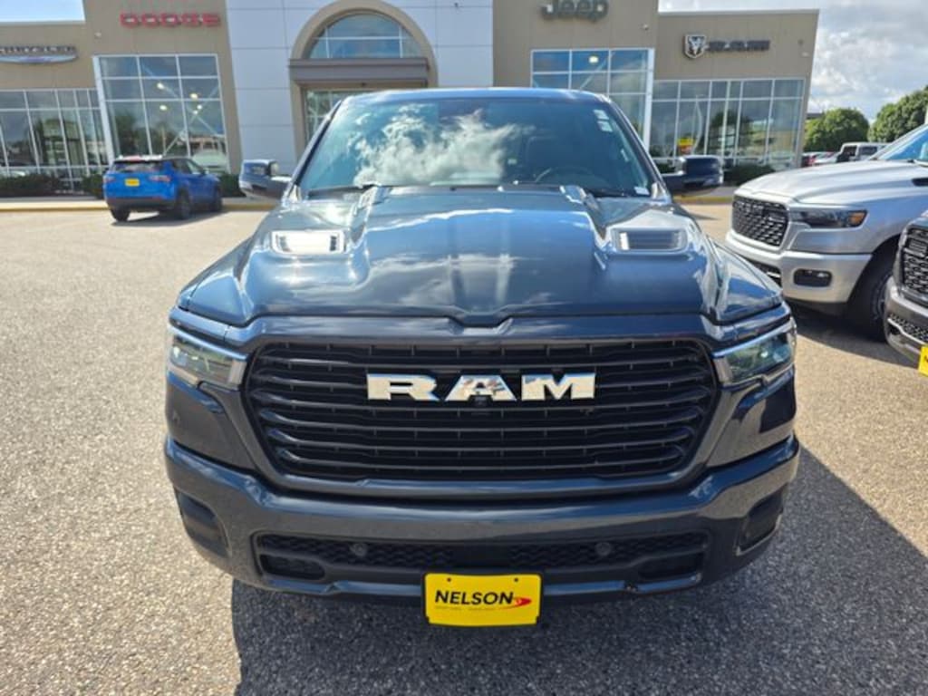 New 2026 Ram 1500 LARAMIE CREW CAB 4X4 5'7 BOX Pickup