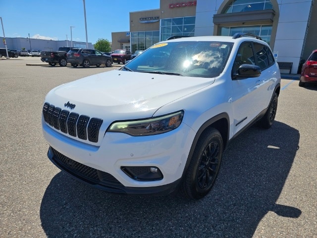 Used 2023 Jeep Cherokee Altitude Lux with VIN 1C4PJMMBXPD110927 for sale in Grand Forks, ND