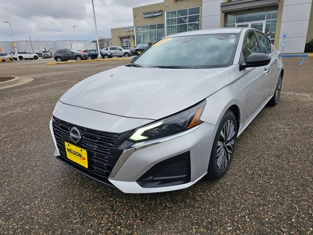 Used 2024 Nissan Altima SV with VIN 1N4BL4DVXRN347094 for sale in Grand Forks, ND