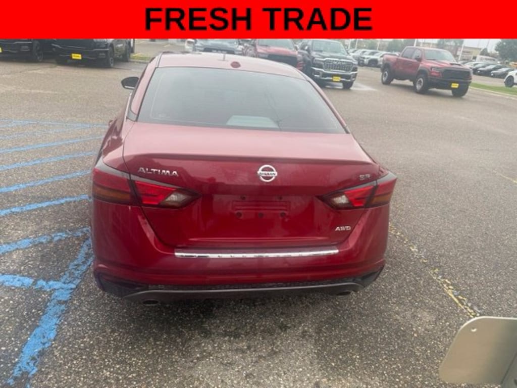 Used 2021 Nissan Altima 2.5 SR Sedan