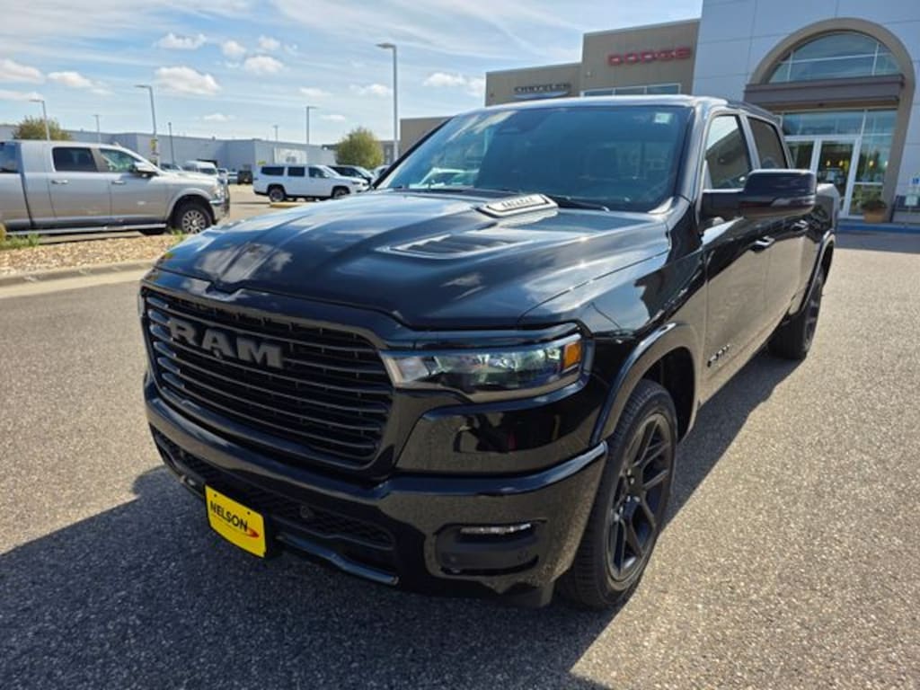 New 2027 Ram 1500 LARAMIE CREW CAB 4X4 6'4 BOX Pickup