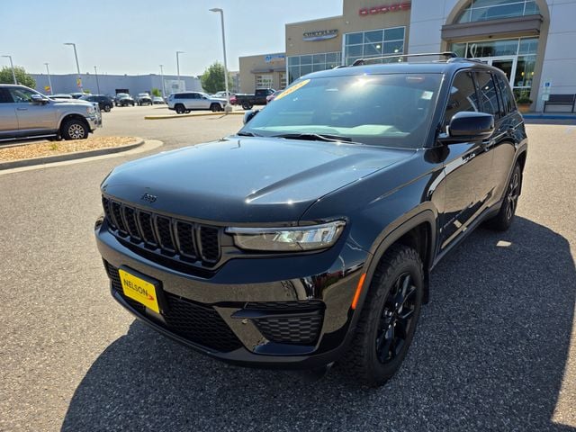 Used 2025 Jeep Grand Cherokee Altitude with VIN 1C4RJHAG0SC362331 for sale in Fergus Falls, Minnesota
