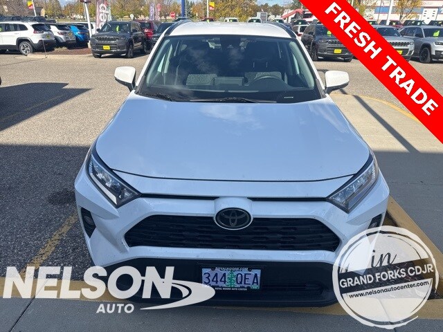 2021 Toyota RAV4 XLE photo 2