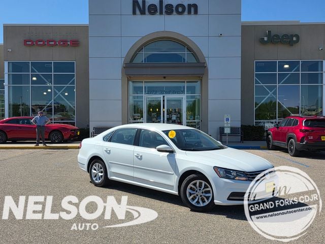 2017 Volkswagen Passat 1.8T S Auto's photo