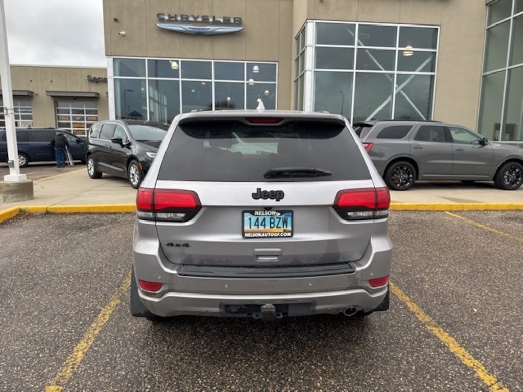 Used 2021 Jeep Grand Cherokee Laredo SUV