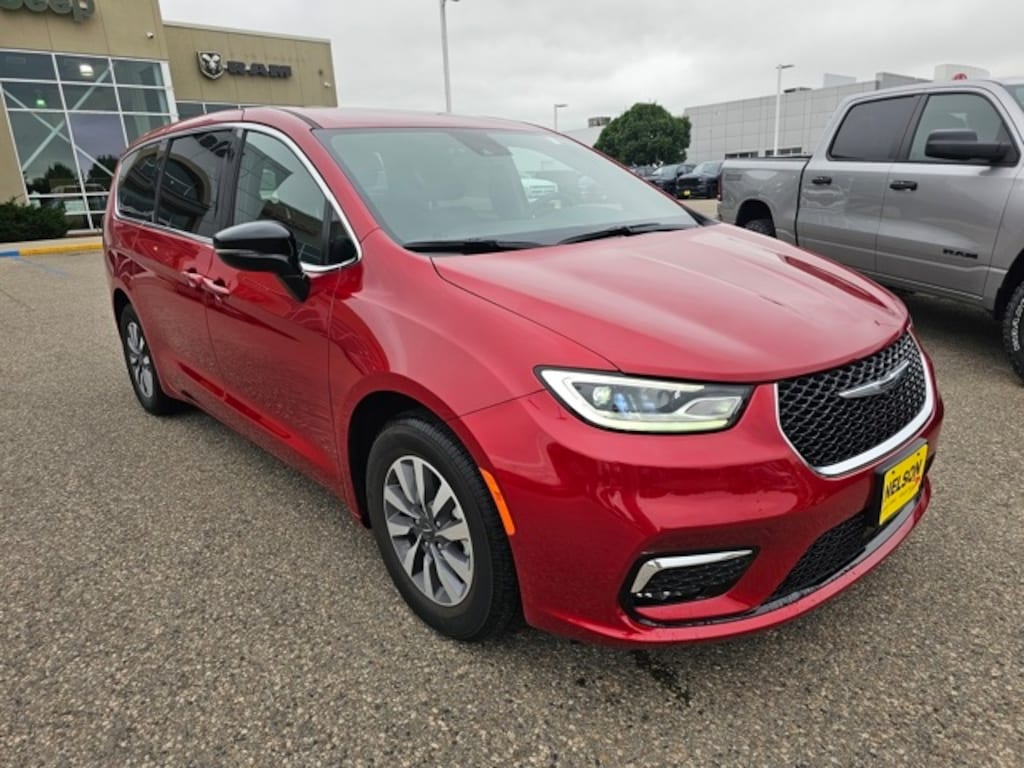 New 2025 Chrysler Pacifica Hybrid PACIFICA PLUG-IN HYBRID SELECT Passenger Van