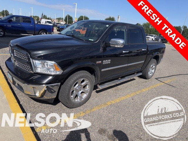 2017 Ram 1500 Laramie photo 3
