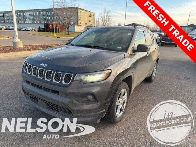 2024 Jeep Compass Latitude photo 2