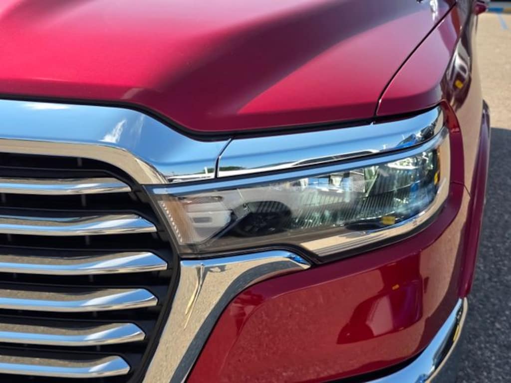New 2026 Ram 1500 LARAMIE CREW CAB 4X4 5'7 BOX Pickup