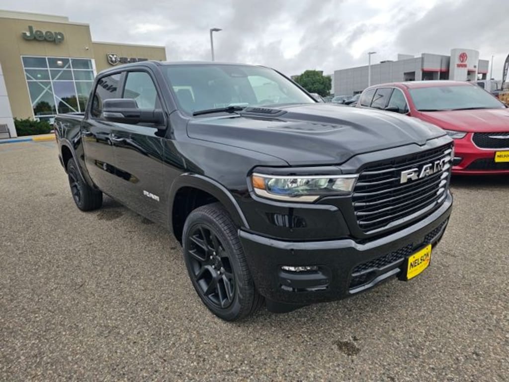 New 2026 Ram 1500 LARAMIE CREW CAB 4X4 5'7 BOX Pickup