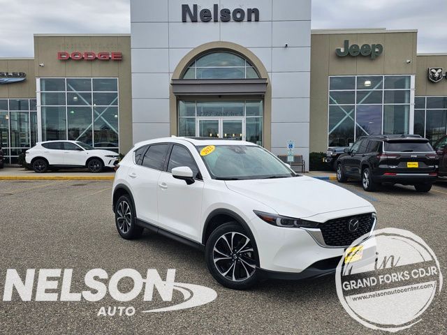 2022 Mazda CX-5 S Premium package's photo