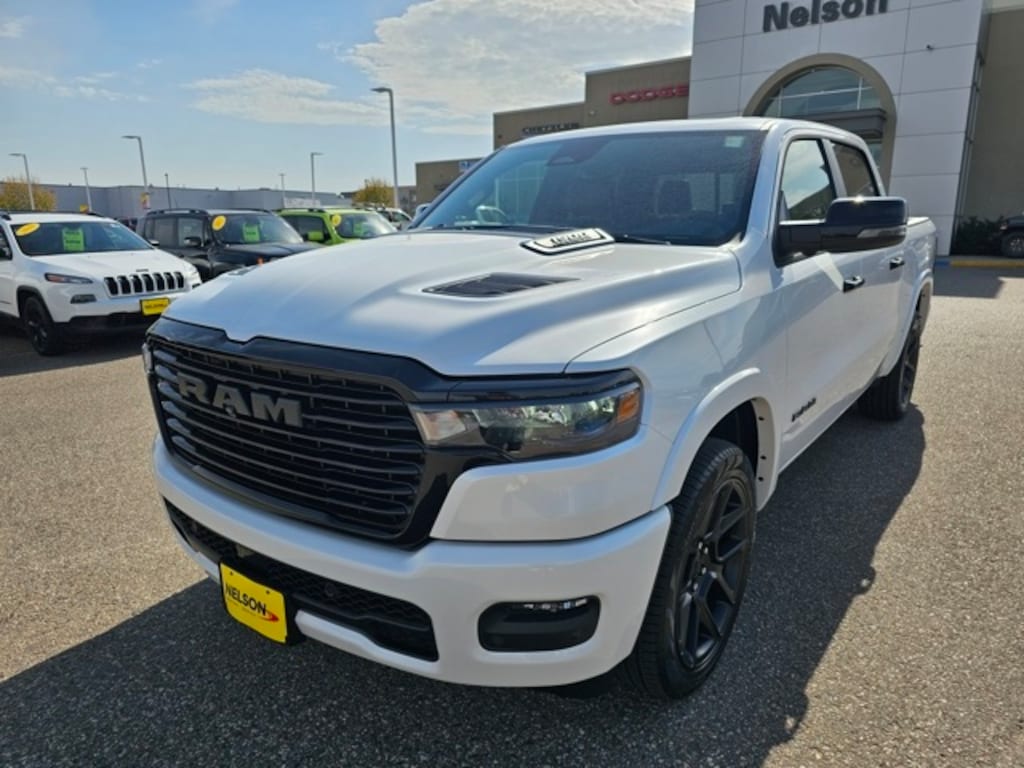 New 2026 Ram 1500 LARAMIE CREW CAB 4X4 5'7 BOX Pickup