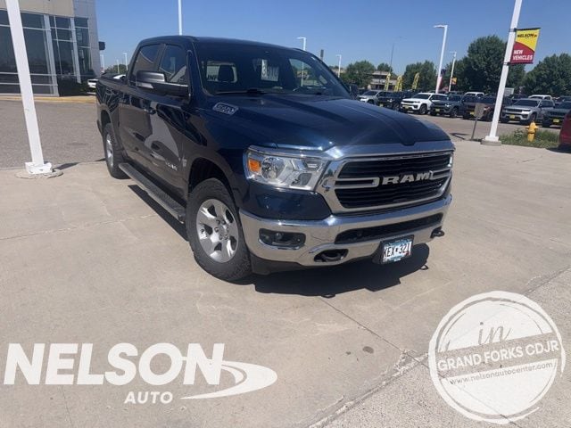 2019 RAM 1500 Big Horn/Lone Star 4x4 Crew Cab 5'7's photo