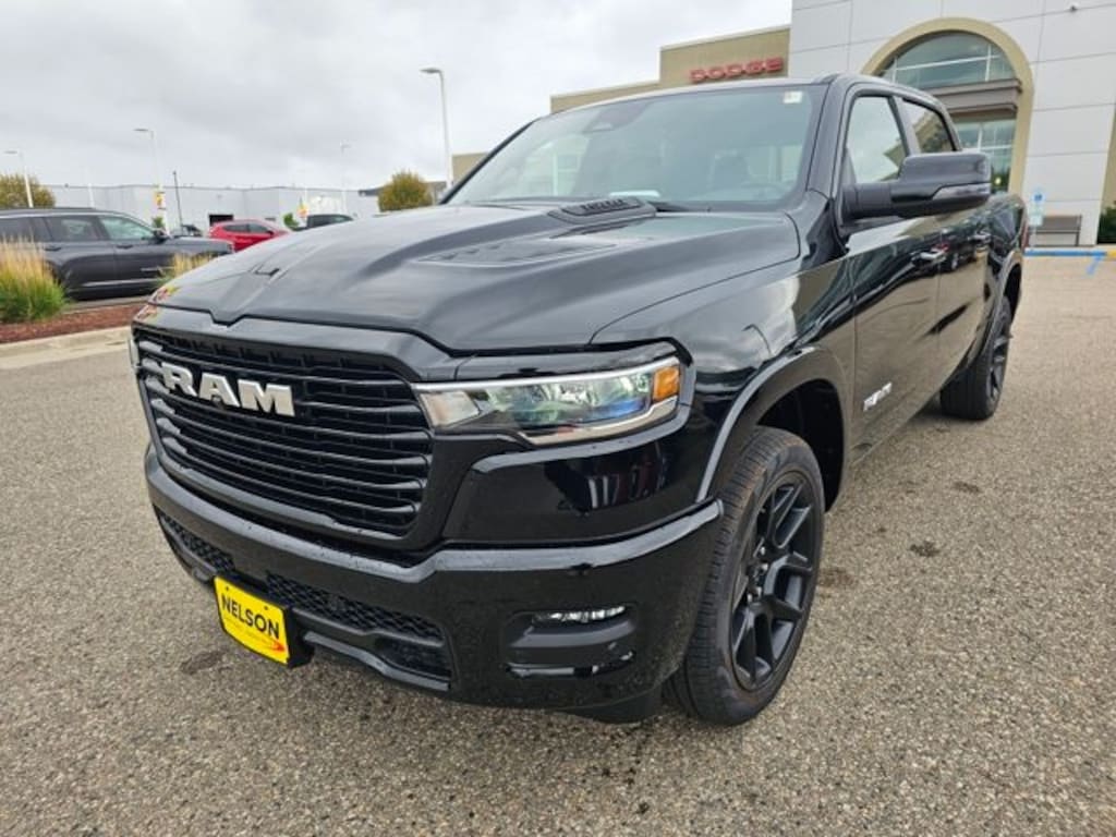 New 2026 Ram 1500 LARAMIE CREW CAB 4X4 5'7 BOX Pickup