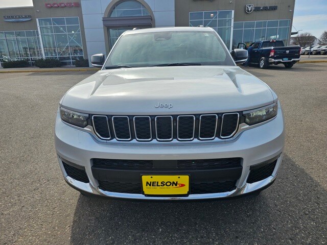 2025 Jeep Grand Cherokee L photo 3
