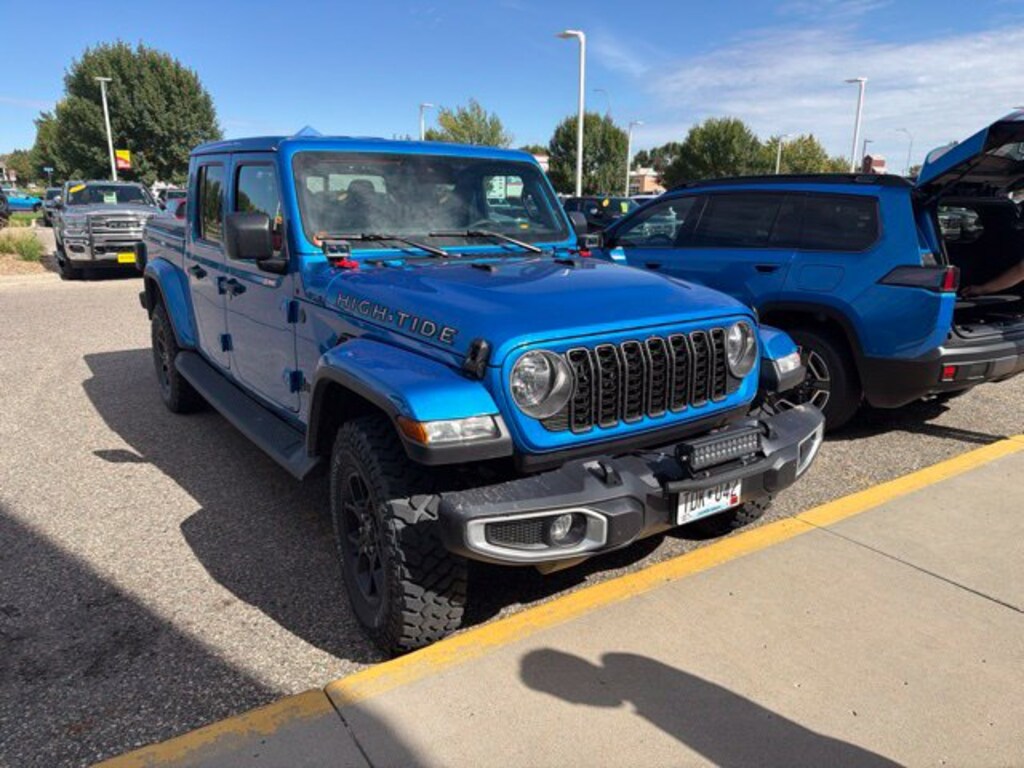 Used 2025 Jeep Gladiator Sport Truck Crew Cab