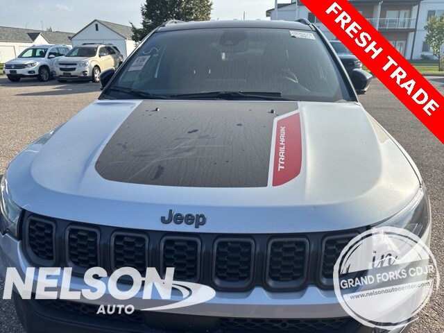 2024 Jeep Compass Trailhawk photo 2