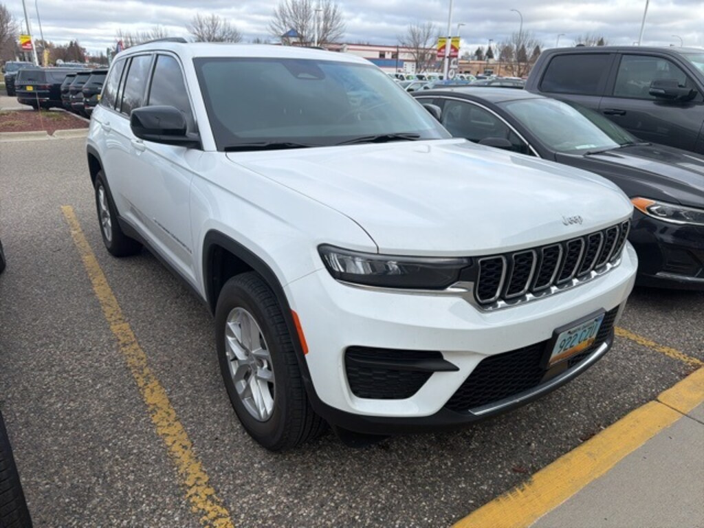Used 2025 Jeep Grand Cherokee Laredo SUV