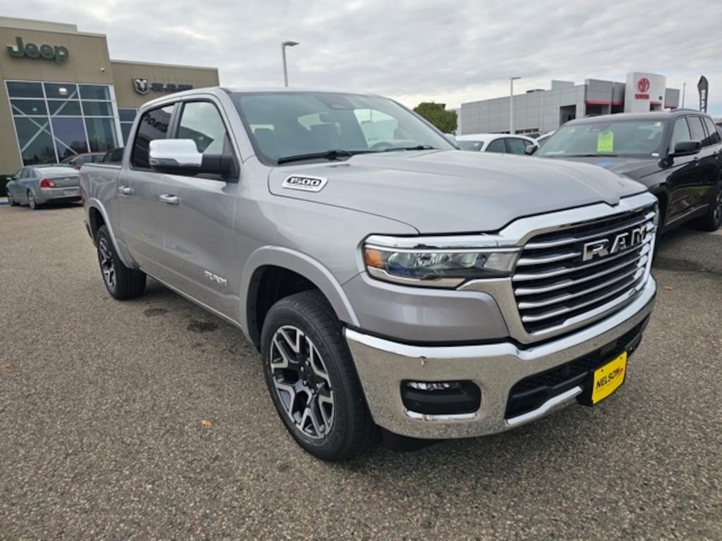 New 2026 Ram 1500 LARAMIE CREW CAB 4X4 5'7 BOX Pickup
