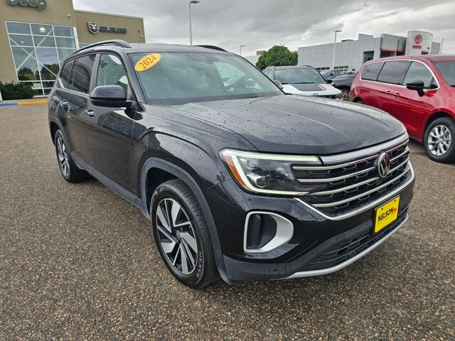 2024 Volkswagen Atlas SE Technology photo 2