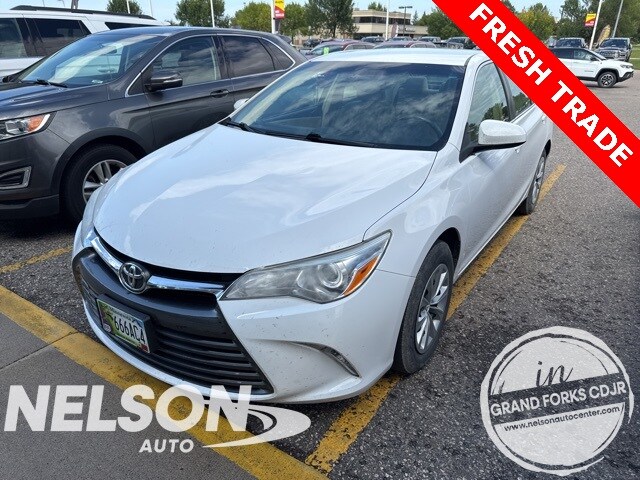 2017 Toyota Camry XLE XSE photo 3