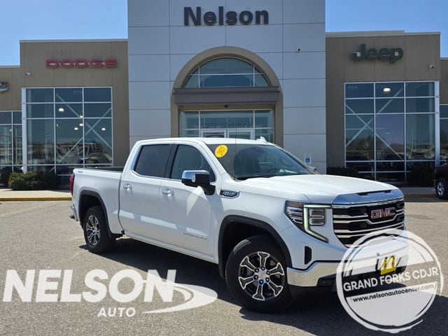 2025 GMC Sierra 4WD Crew Cab Short Box SLT's photo