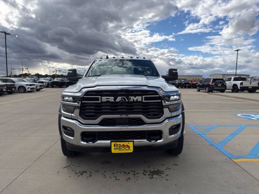 New 2026 Ram 5500 Chassis Cab TRADESMAN CREW 4X4 84' CA Pickup
