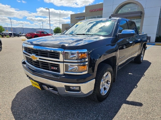 Used 2014 Chevrolet Silverado 1500 LT with VIN 3GCUKREC6EG527160 for sale in Grand Forks, ND