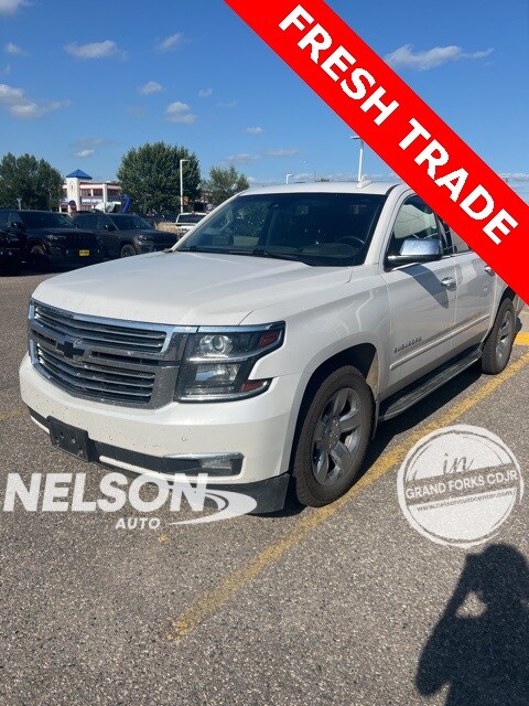2017 Chevrolet Suburban Premier photo 3