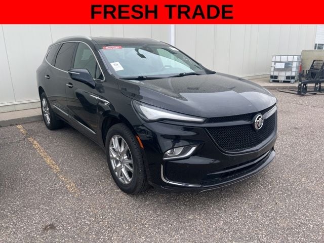 2023 Buick Enclave Essence AWD's photo