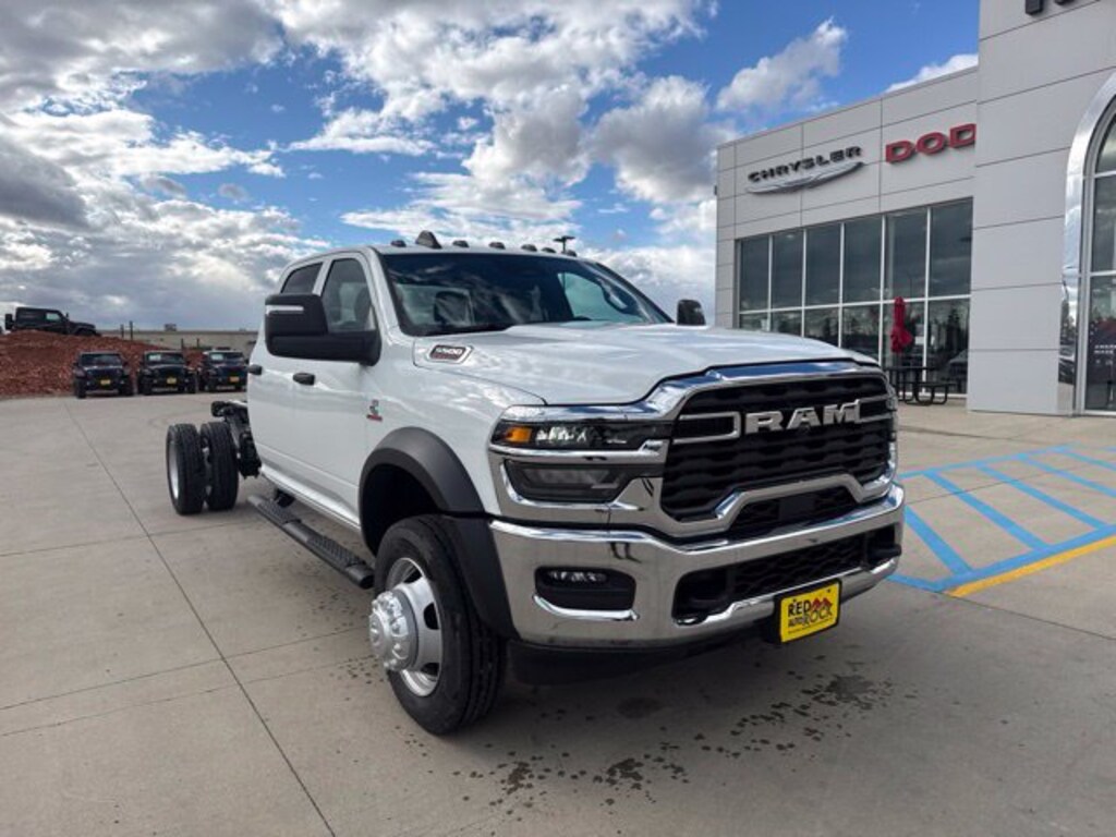 New 2026 Ram 5500 Chassis Cab TRADESMAN CREW 4X4 84' CA Pickup