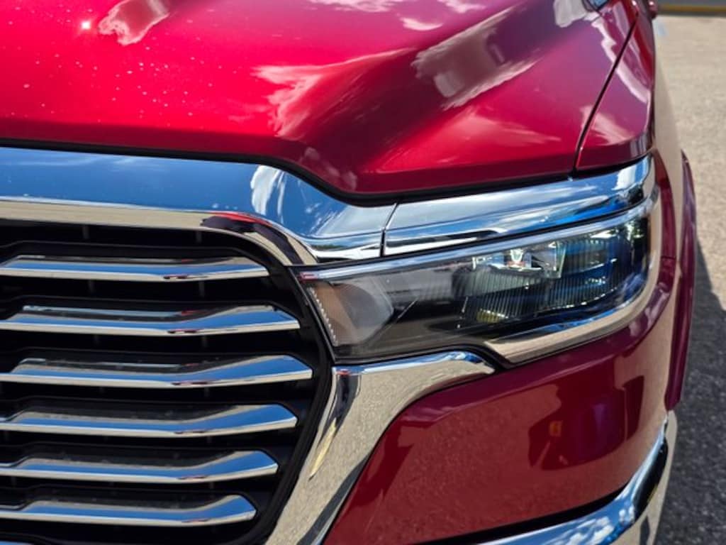 New 2026 Ram 1500 LARAMIE CREW CAB 4X4 5'7 BOX Pickup