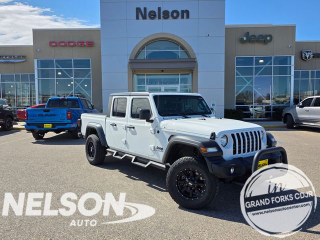 2020 Jeep Gladiator Sport S's photo