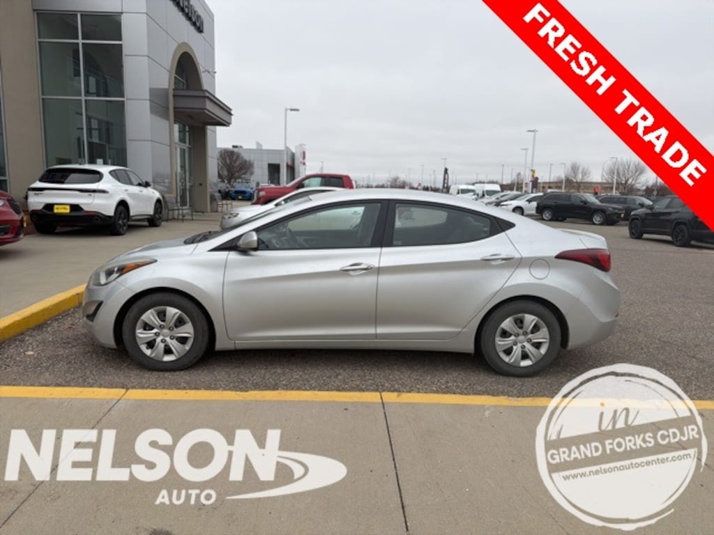Used 2016 Hyundai Elantra SE Sedan