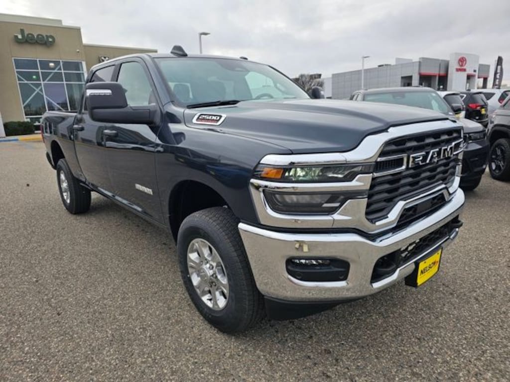 New 2026 Ram 2500 BIG HORN CREW CAB 4X4 6'4 BOX Pickup