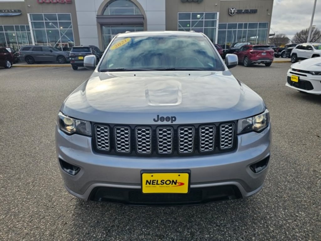 Used 2021 Jeep Grand Cherokee Laredo SUV