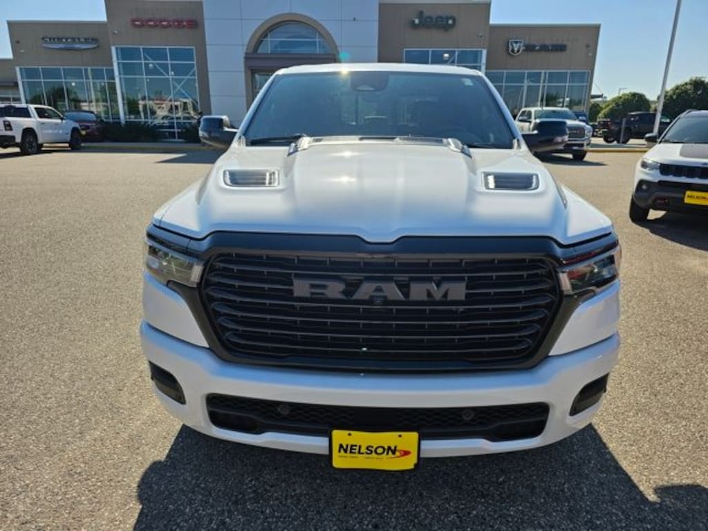 New 2026 Ram 1500 LARAMIE CREW CAB 4X4 5'7 BOX Pickup