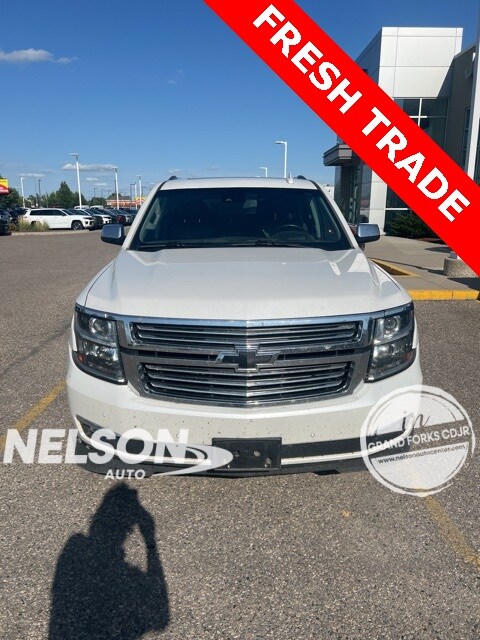 2017 Chevrolet Suburban Premier photo 2