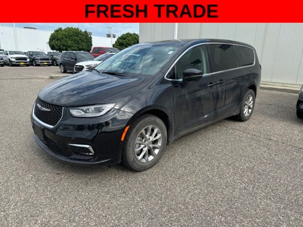 Used 2023 Chrysler Pacifica Touring L Van Passenger Van