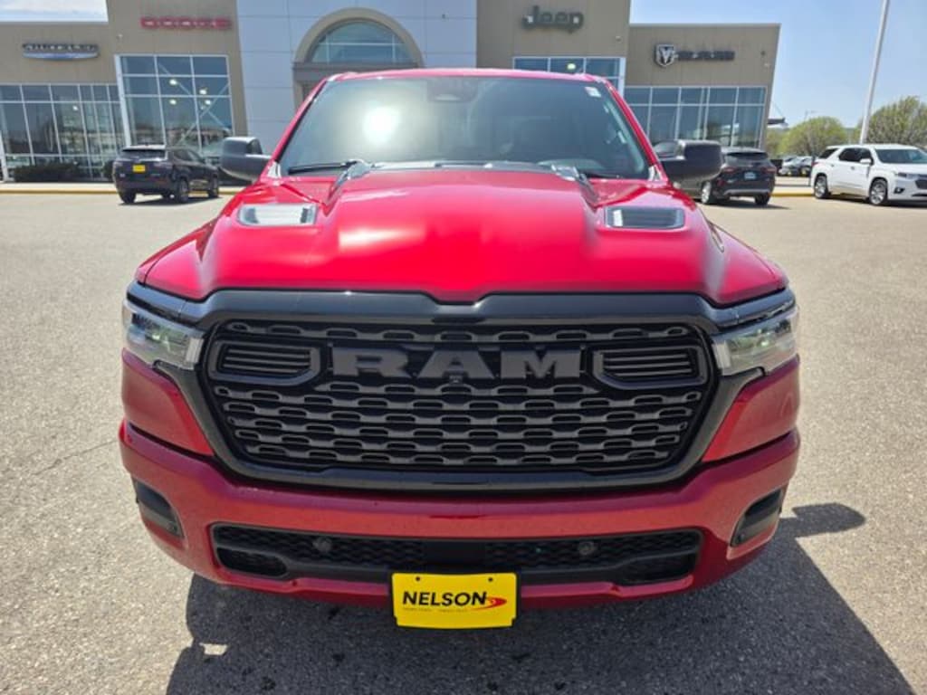 New 2026 Ram 1500 EXPRESS CREW CAB 4X4 5'7 BOX Pickup